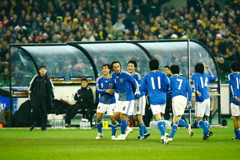 田中マルクス闘莉王の先制ゴールに盛り上がる日本代表イレブン　©Tamon Matsuzono