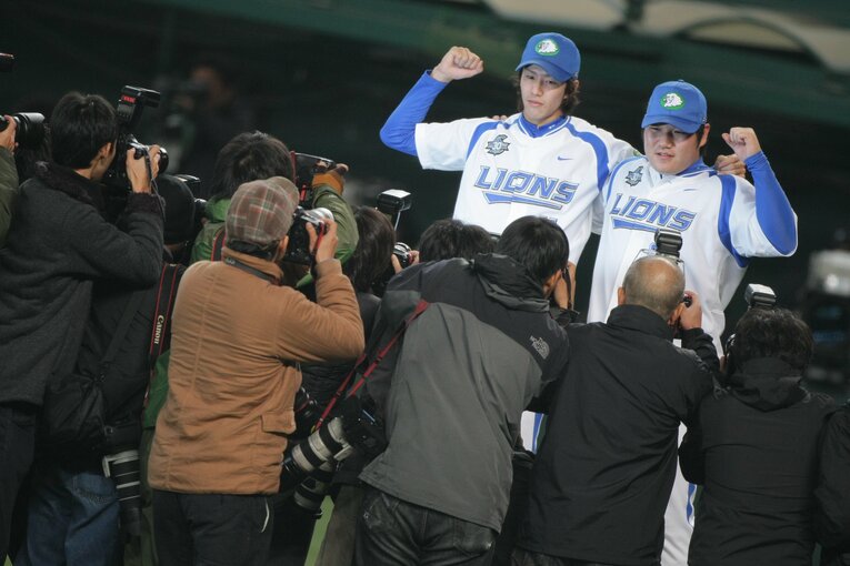 「サンペイ、三振してもいいからさ」“おかわりくん”ブレイク前夜の西武・中村剛也を救った言葉《祝・史上14人目の450本塁打》(15)