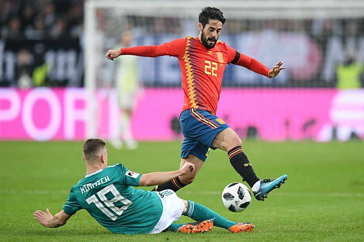 スペインが誇るマジシャン イスコ 2度目の世界一へ魔法の杖を振るう 海外サッカー Number Web ナンバー
