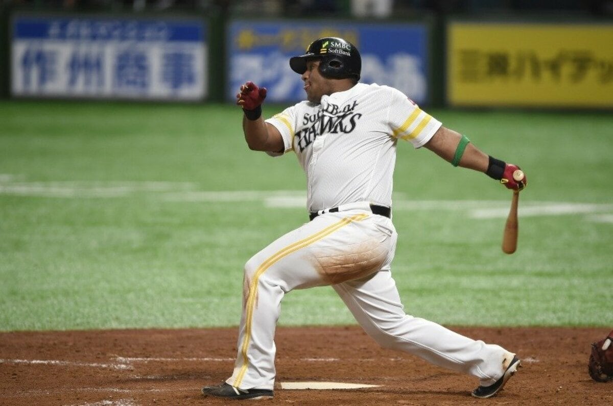 デスパイネがいること が真骨頂 Sb チームとフロントで掴んだ1勝 プロ野球 Number Web ナンバー