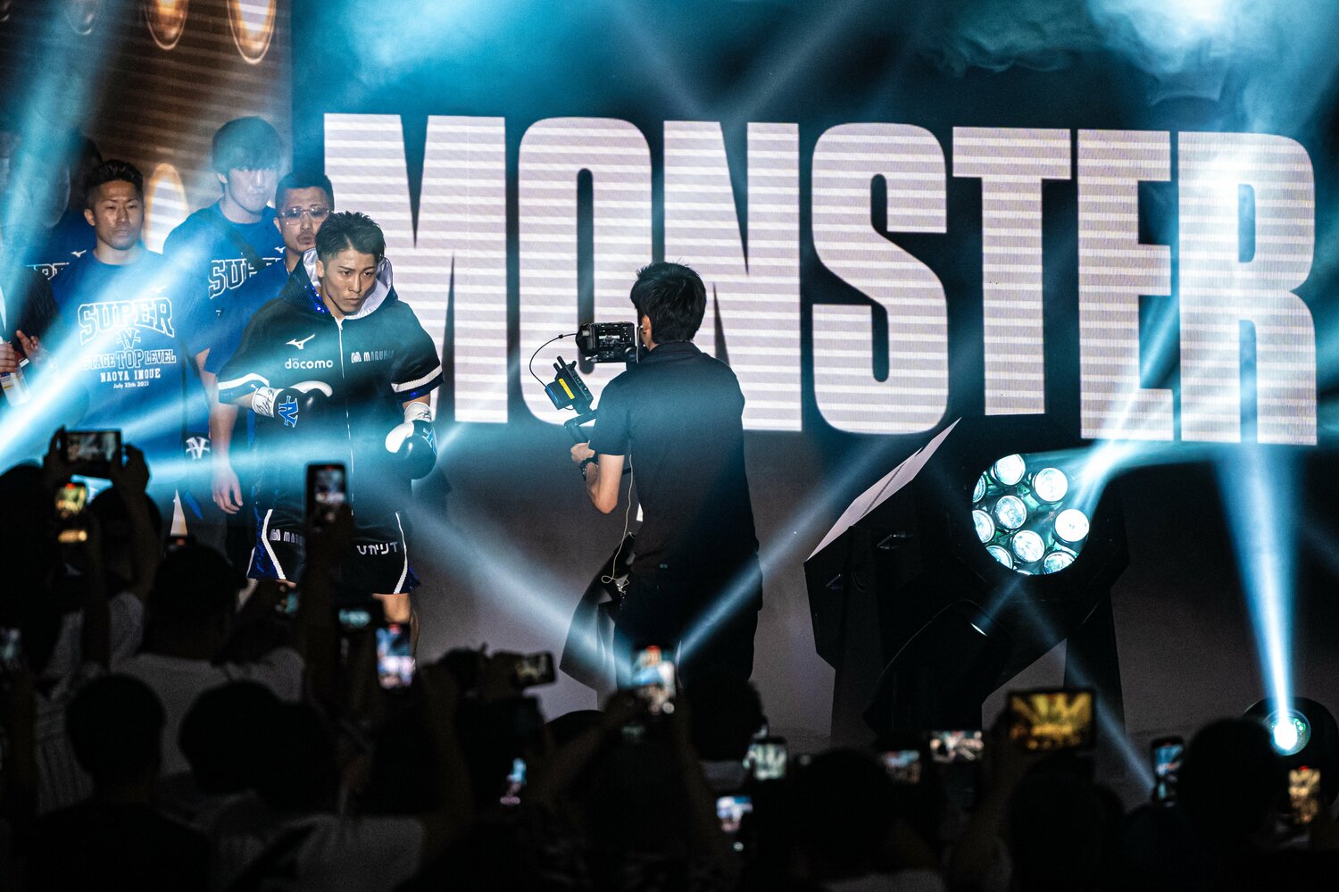 リングに向かう井上尚弥（2023年7月25日スティーブン・フルトン戦）　©︎Takuya Sugiyama