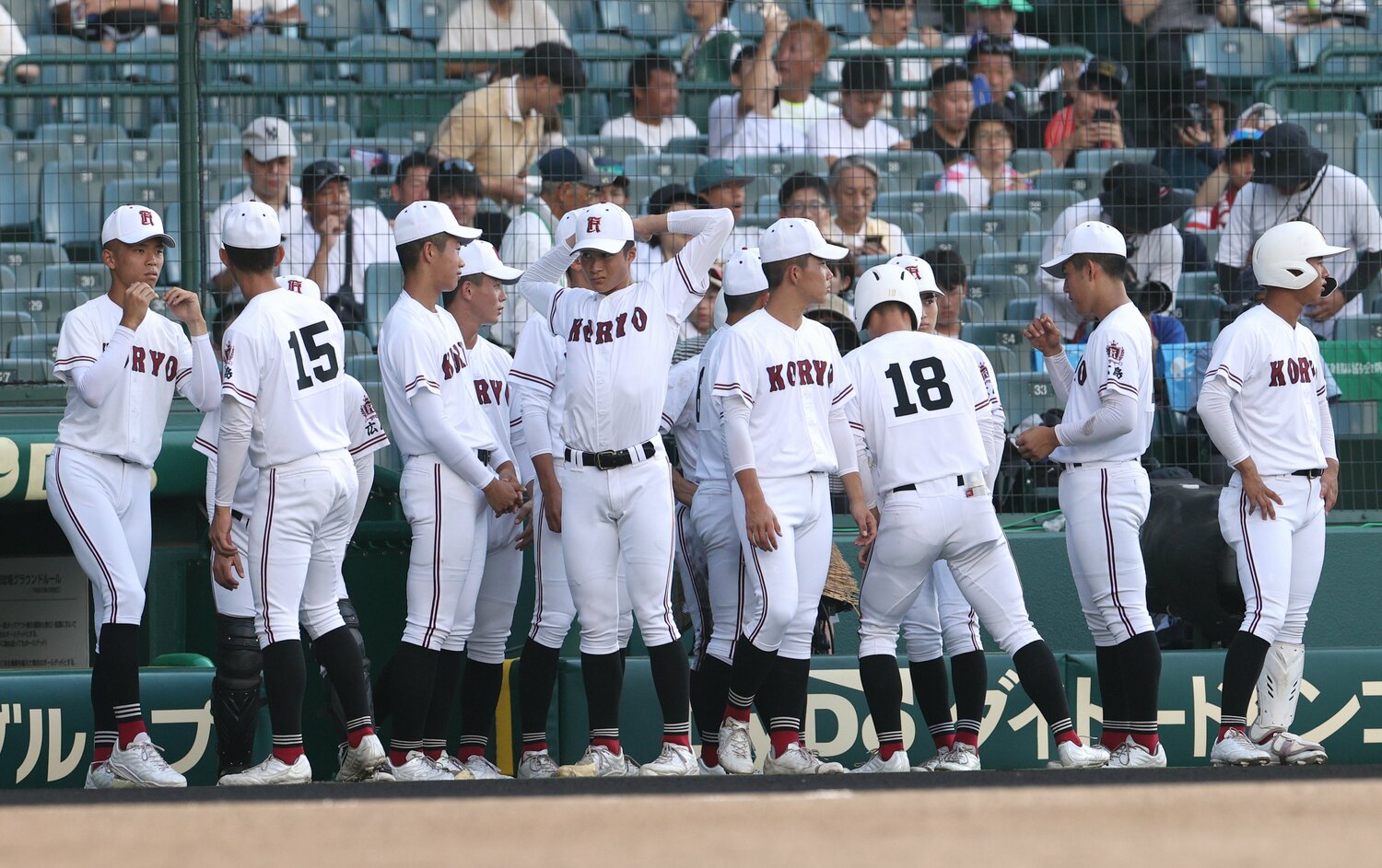 今夏の広陵高。白い帽子、白いアンダーシャツで「白色化」が進んだ　©JIJI PRESS