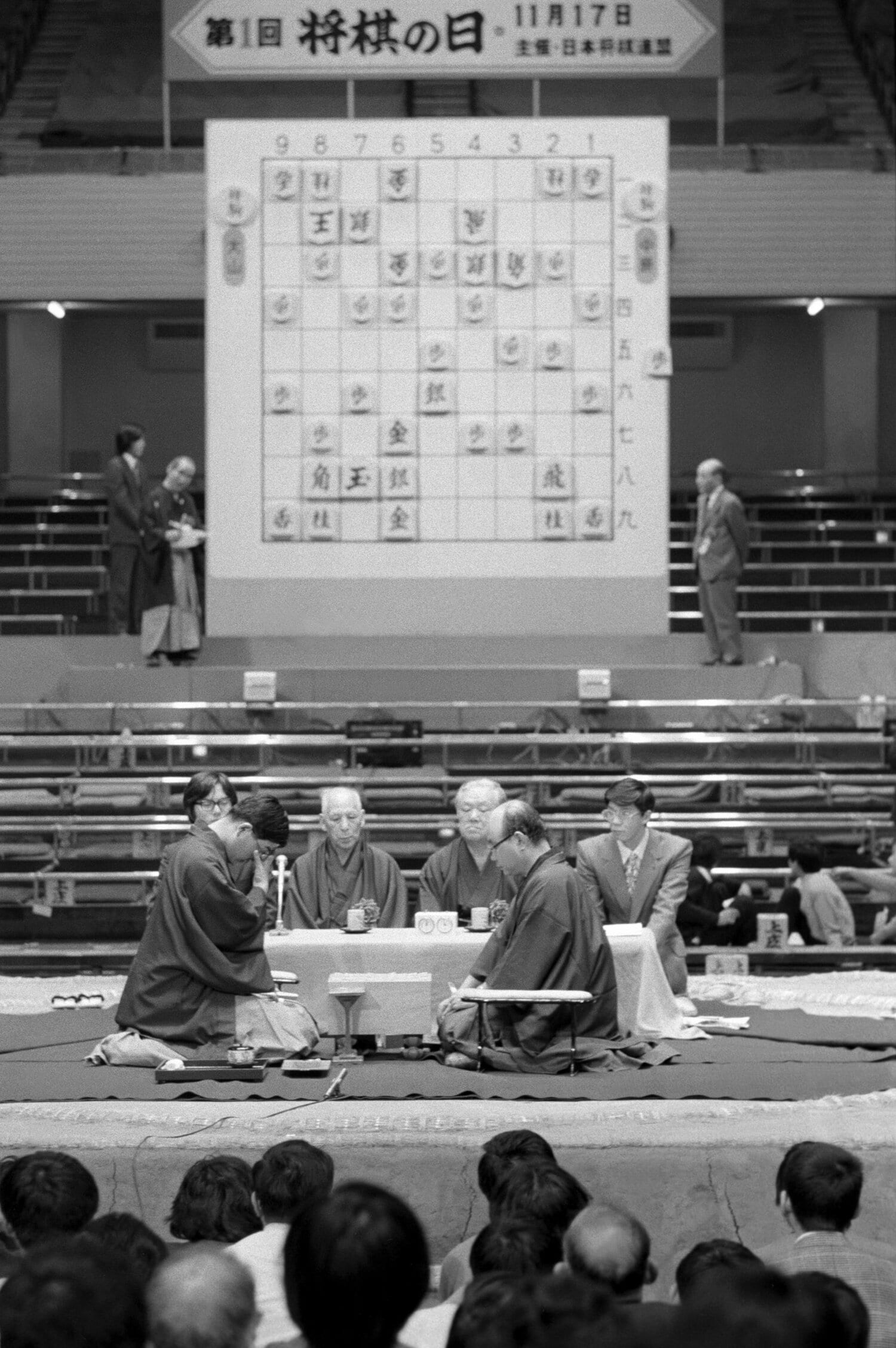 別アングルで見た2人の対局姿　©Kyodo News