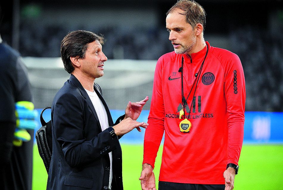 20年12月23日のストラスブール戦の勝利後、トゥヘル監督の解任が発表された。レオナルドSDは試合後に感謝の言葉を伝えたという ©L’Équipe