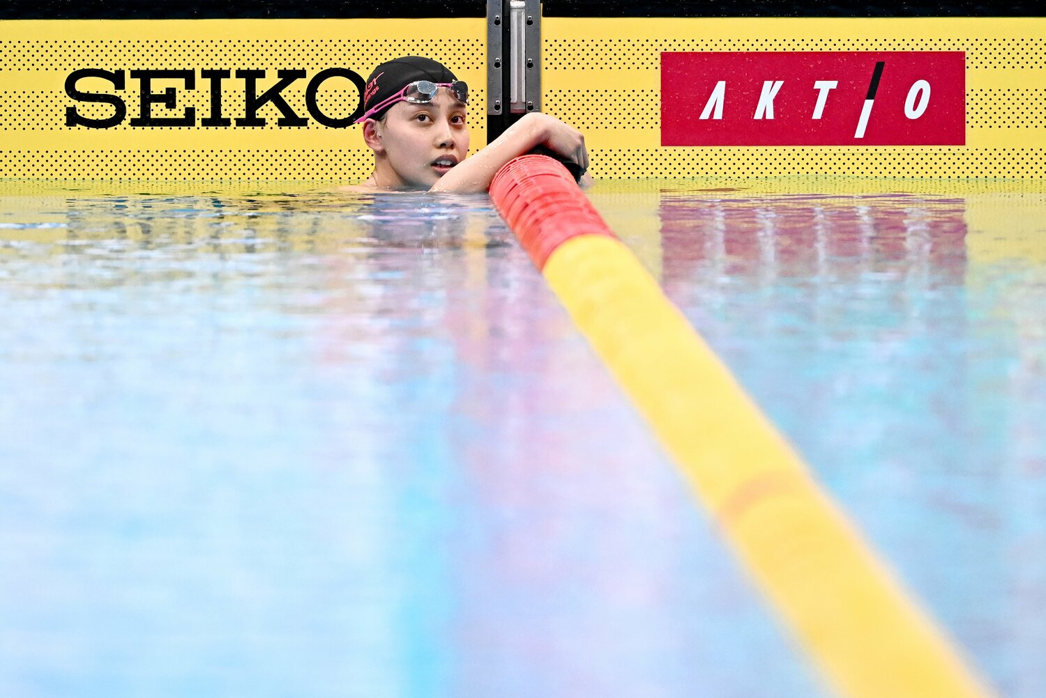 レース直後、電光掲示板を見つめた今井