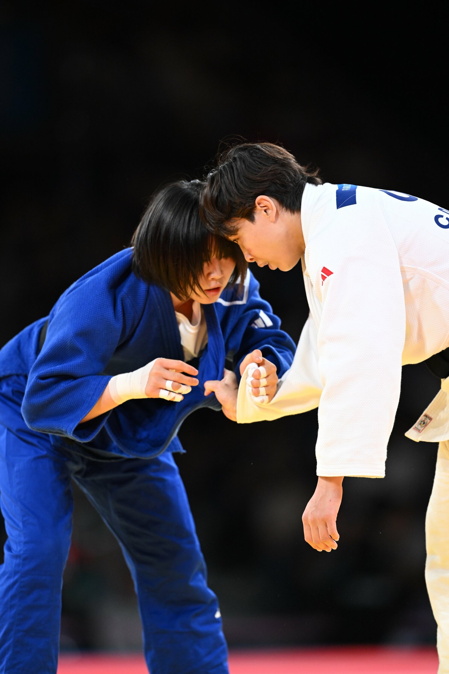 橋本と同日、女子57kg級決勝戦の出口クリスタとホ・ミミの試合も、偽装攻撃によるホの反則負けという決着に。判定が韓国で批判を呼んだという ©Kaoru Watanabe/JMPA