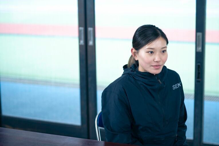 インタビューに応じる高橋選手　©Takuya Sugiyama