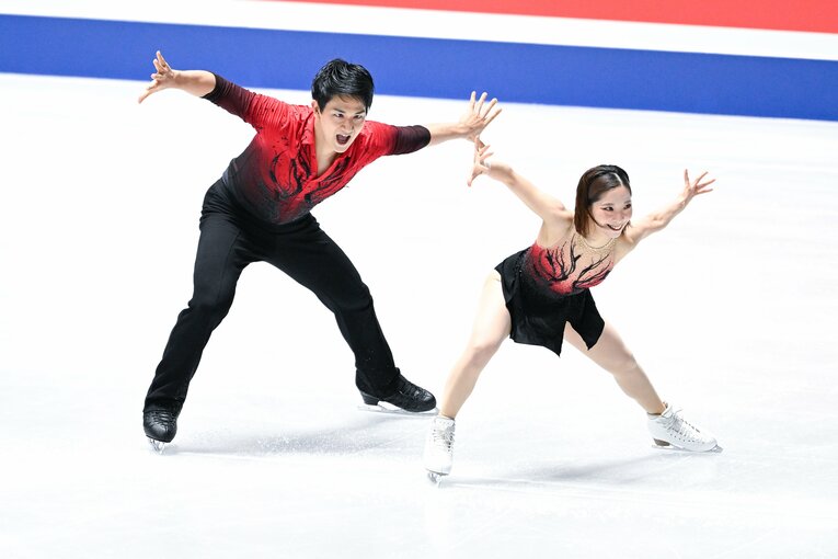 全日本選手権SP。三浦に左肩脱臼のアクシデントがあった【スワイプするとそのほかの写真もご覧になれます】　©Asami Enomoto