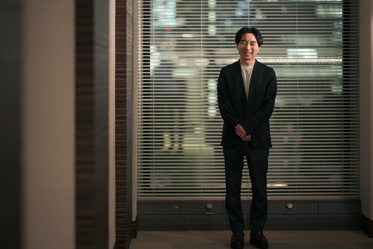 塩越は東大在学中に司法試験予備試験に合格。現在は大手法律事務所で弁護士として活躍中だ　©Shiro Miyake