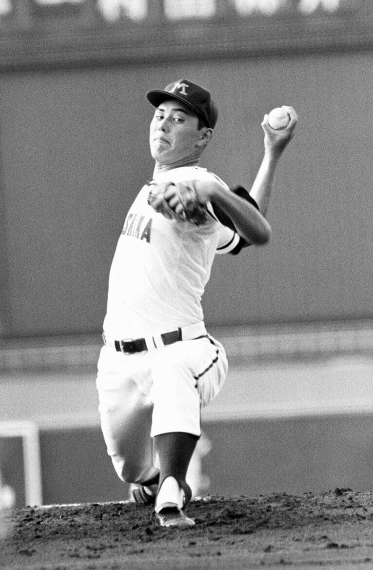 箕島高時代の吉井理人（1983年の甲子園で）　©JIJI PRESS