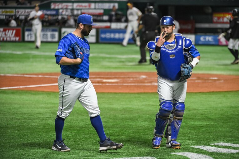 日本シリーズでは全6試合でスタメンマスクをかぶりベイスターズの日本一に貢献した戸柱　©︎Nanae Suzuki