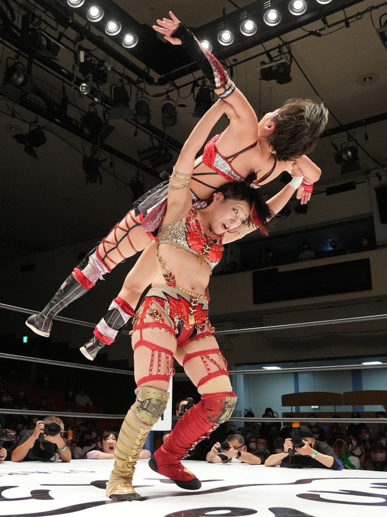 「林下詩美は強い。そのイメージを取り戻したい」王座陥落から1年弱…“カッコいい女”はスターダムの頂に返り咲けるのか《特別グラビア》(42)