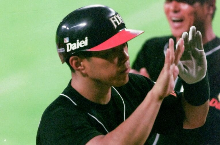 1999年、初優勝に向けて突き進む王ダイエーでひとり大不振に陥っていた小久保裕紀に王がかけた言葉とは？ ／ photograph by Kazuaki Nishiyama