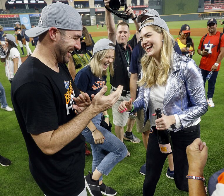 バーランダーと妻のアプトンさん（2019年撮影）©Getty Images