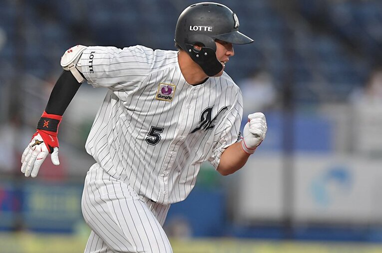 パ・リーグ制覇も十分に狙えるロッテにあって、安田尚憲は勝負強さと長打力でチームを栄光に導けるか ／ photograph by Sankei Shimbun