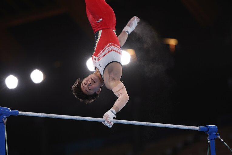 “内村のいない”体操日本代表は世界の頂点にどう近づいた？ 1年前に「3番手」と評された“平均21.5歳の4人”の急成長(14)