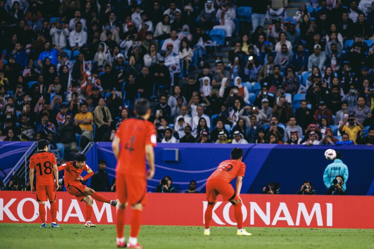 ソン・フンミン劇的FK連続写真（1/5枚）©︎Kiichi Matsumoto