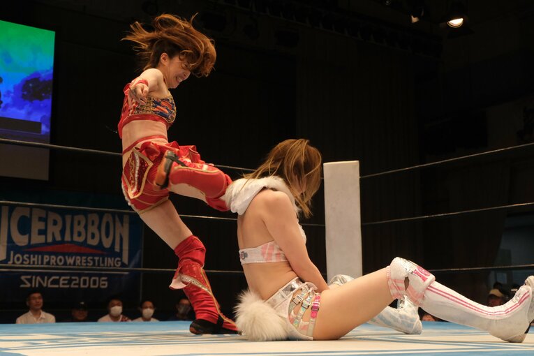 「燃え尽き症候群」から岩谷麻優が迎えた“キャリアで一番のピーク”…右ヒジ脱臼まで続いた藤本つかさとの“最高峰の女子プロレス”(13)