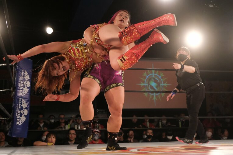 「泣いてんじゃねえ！ってビンタしたけど…」WWEから帰還したSareeeが日本で目指す“プロレス”とは？「ライバルはいればいるほど面白い」(78)