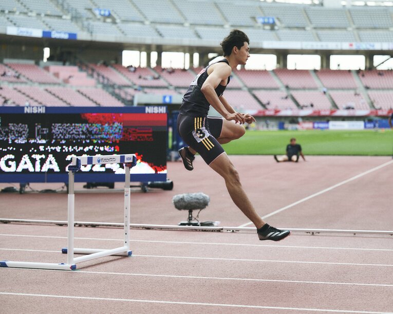 ストライドの大きな走りは魅力的。フラットレースの400ｍでも代表クラスの記録を持つ　©Yuki Suenaga