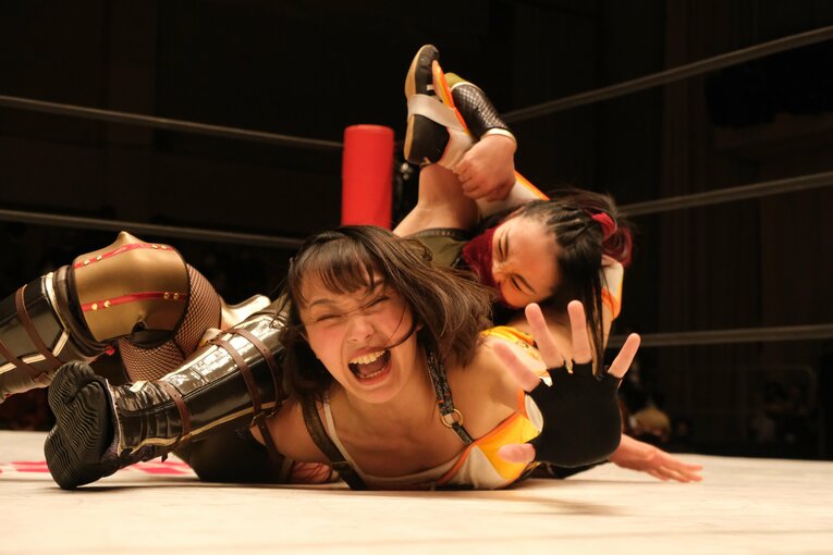 「闘うグラドル」もデビュー、アクトレスガールズの“華がスゴい”新人たちの裏で…エース・青野未来が泣いた理由「まったく追いつけていない」(32)