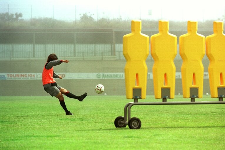 レッジーナ時代のFK練習　©Sports Graphic Number