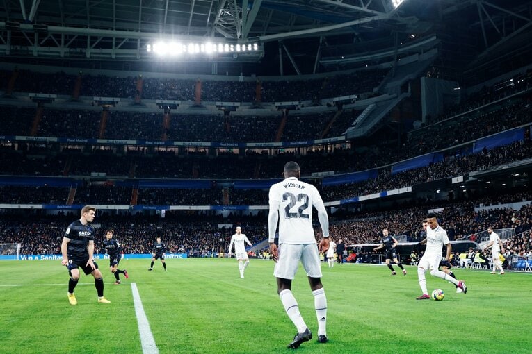 「クボのソックスに穴が！」バルサに続きマドリーも“久保建英が脅威”だった…現地撮影で感じた出色の貢献「クロースが苦虫を」(18)