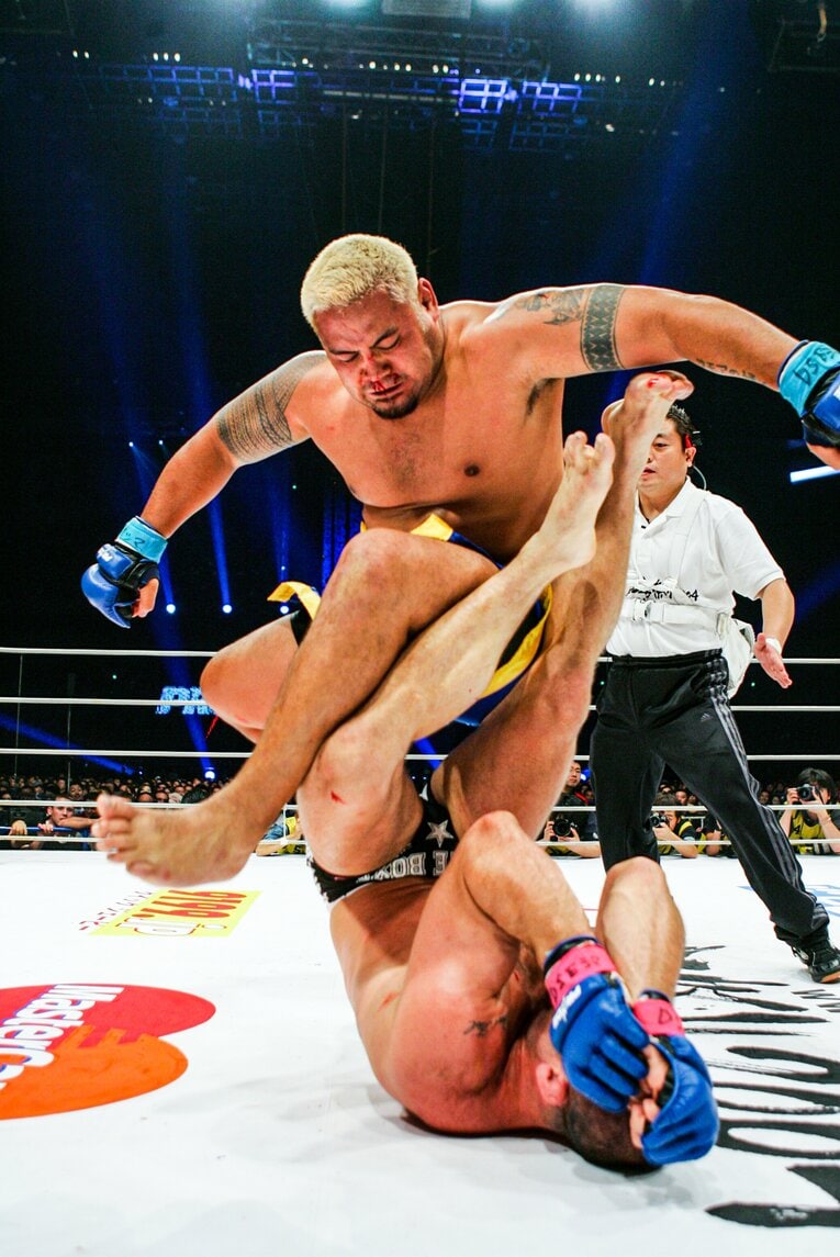 マーク・ハントの「ヒップアタック」（4枚目／全5枚）©Susumu Nagao