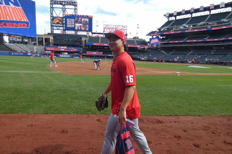 笑顔を見せる小笠原　©Yuki Yamada