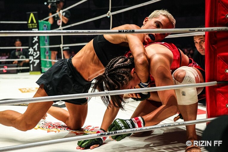 RENAvsクジュティナ　©RIZIN FF