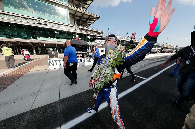 現地記者が見たインディと佐藤琢磨。最も静かな優勝で見せた「強さ」。(20) ／ photograph by INDYCAR