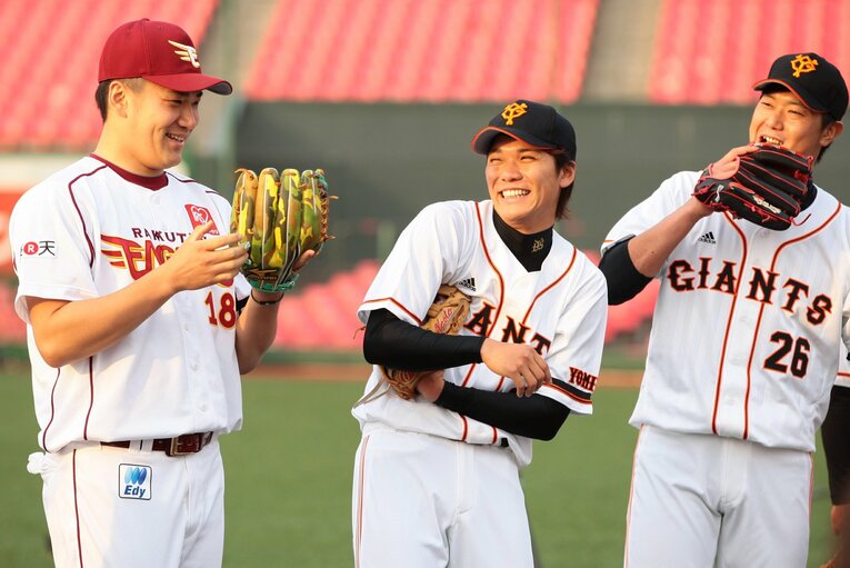 幼馴染の田中と坂本が、まさか巨人で一緒にプレーすることになるとは…　©︎SANKEI SHIMBUN