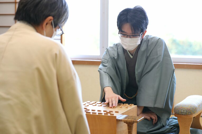 竜王戦第5局の豊島　©JIJI PRESS[代表撮影]