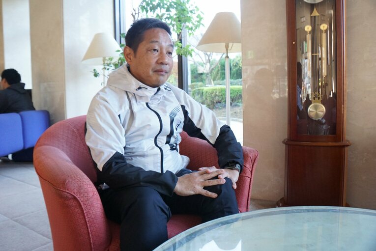 黒木純監督（三菱重工マラソン部／元山梨学院大）　©Number Web