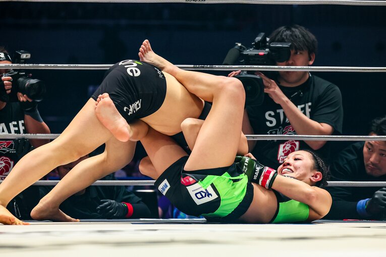 NOELはギロチンチョークで一本勝ちを収めた　©RIZIN FF Susumu Nagao