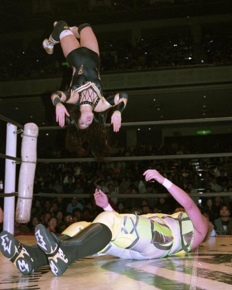 徐々に頭角を現し、WWWA世界シングル王座戦線でも活躍（試合はダイナマイト関西戦）　©東京スポーツ新聞社