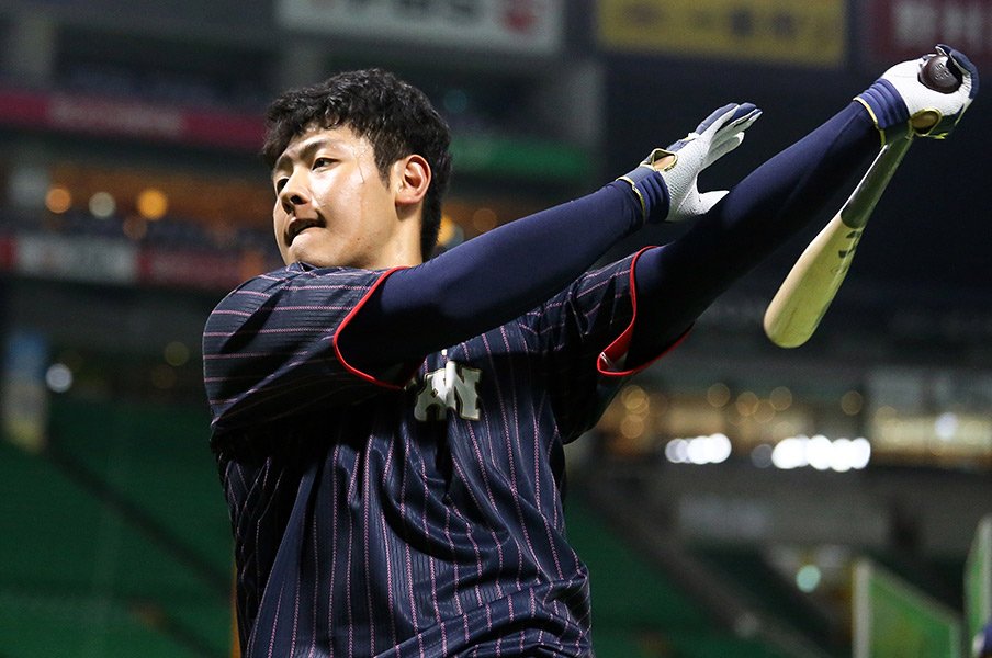 日米野球ではこのサムライに注目!岡本和真は東京五輪の主砲狙う。<Number Web> photograph by SAMURAI JAPAN via Getty Images