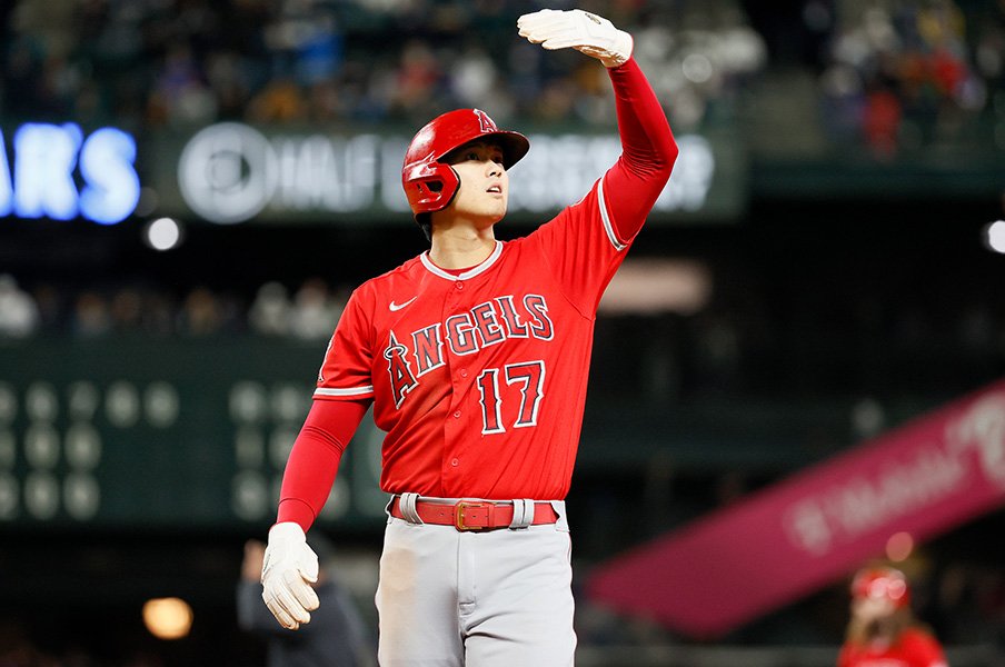 大谷翔平の 右翼起用 がポストシーズン進出のカギに 米国で出回る 怪情報 開幕は4月中旬 162試合はやらない Mlb Number Web ナンバー