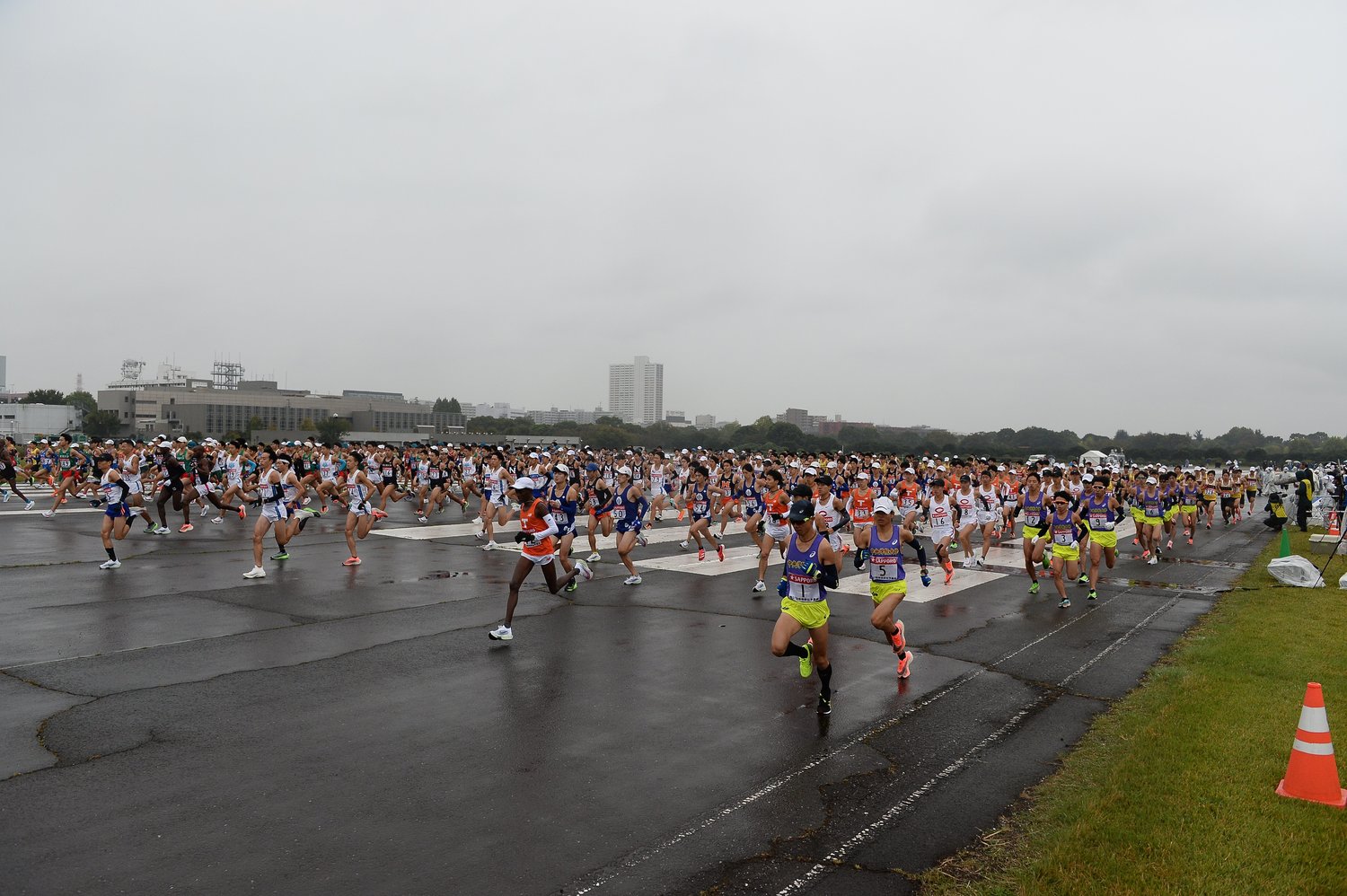 昨年の予選会は、「初コース」「悪天候」「無観客」の中レースが行われた　©JMPA