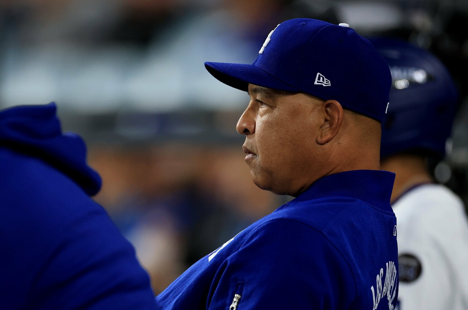 ドジャースファンが忘れられない“カーショウの悪夢”…ロバーツ采配は「選手を信頼しすぎている」のか？ 米メディアが分析する「指揮官の胸中」＜Number Web＞ photograph by Getty Images
