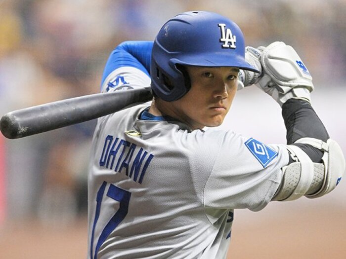 “テレビに映らない”大谷翔平「オオタニはクレイジーだ」謙虚な“164キロ怪物”ミジオロウスキー23歳に取材後「大谷がHR打ちそう」記者陣ポツリ＜Number Web＞ photograph by Icon Sportswire/Getty Images