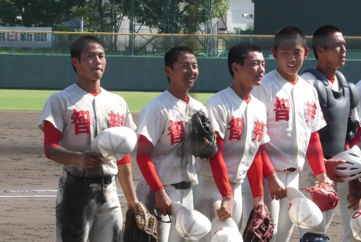 智弁和歌山の細川凌平の帽子の裏。“日本一”のない夏に全うした 智弁和歌山の細川凌平の帽子の裏。“日本一”のない夏に全うした