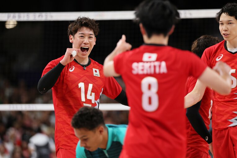 石川祐希、関田誠大（パリ五輪 ドイツ戦）©︎Kaoru Watanabe/JMPA