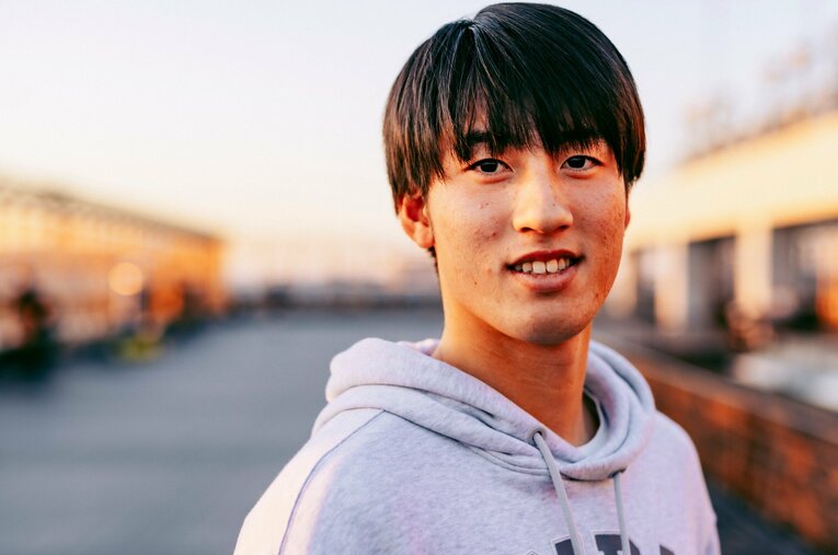 名古屋グランパスからアルヘンティノス・ジュニアーズに期限付き移籍した貴田遼河（18歳）。出国前の空港で、その思いを訊いた ／ photograph by Kiichi Matsumoto