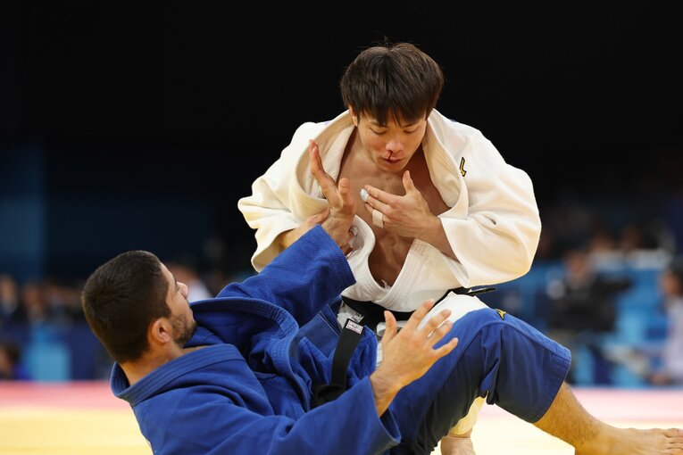 準々決勝のヌラリ・エマモリ戦、阿部の鼻から出血があり試合は中断　©︎Tetsuya Higashikawa/JMPA