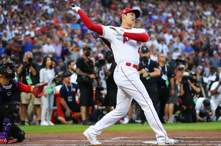 2021年のMLBオールスターのホームランダービーに出場した大谷翔平。キャッチャーは水原一平通訳が務めた ／ photograph by Getty Images