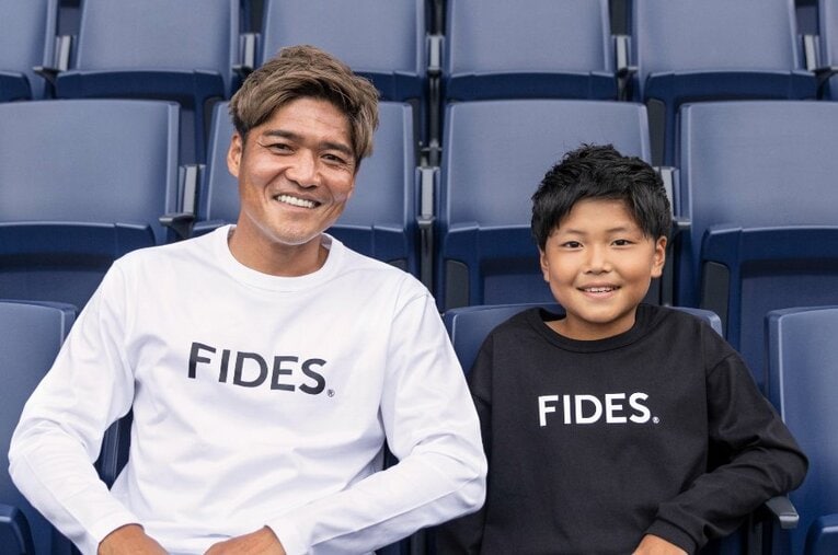 今季で現役引退を決めた大久保嘉人。今年、小4の三男・橙利（とうり）くんと大阪で2人暮らしに挑戦している ／ photograph by Katsuyuki Masuda（SIGNO）