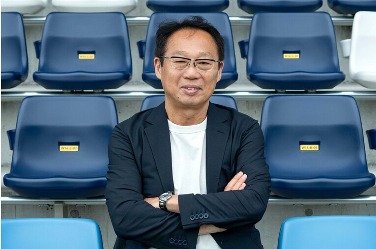 FC今治会長であり、FC今治高校里山の学園長を務める岡田武史。開校3カ月を迎えたFC今治高校での日々を語った　©Takashi Shimizu