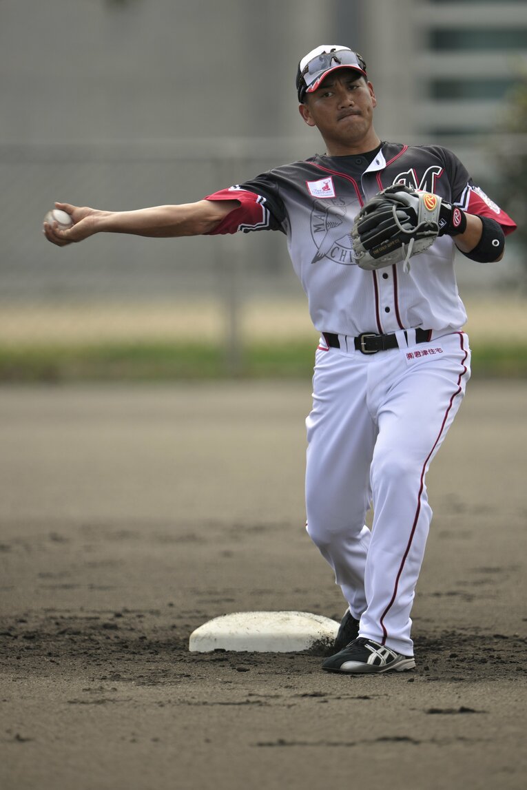 NPB復帰となった2009年、石垣島キャンプで汗を流す井口資仁　©︎Takuya Sugiyama