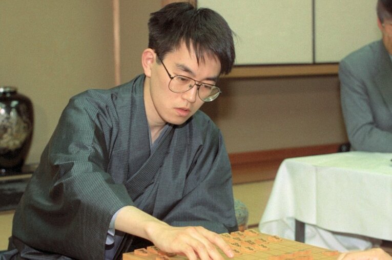 1990年代、将棋界を席巻した羽生善治。七冠を目指す羽生に挑んだ棋士が当時を振り返る ／ photograph by KYODO